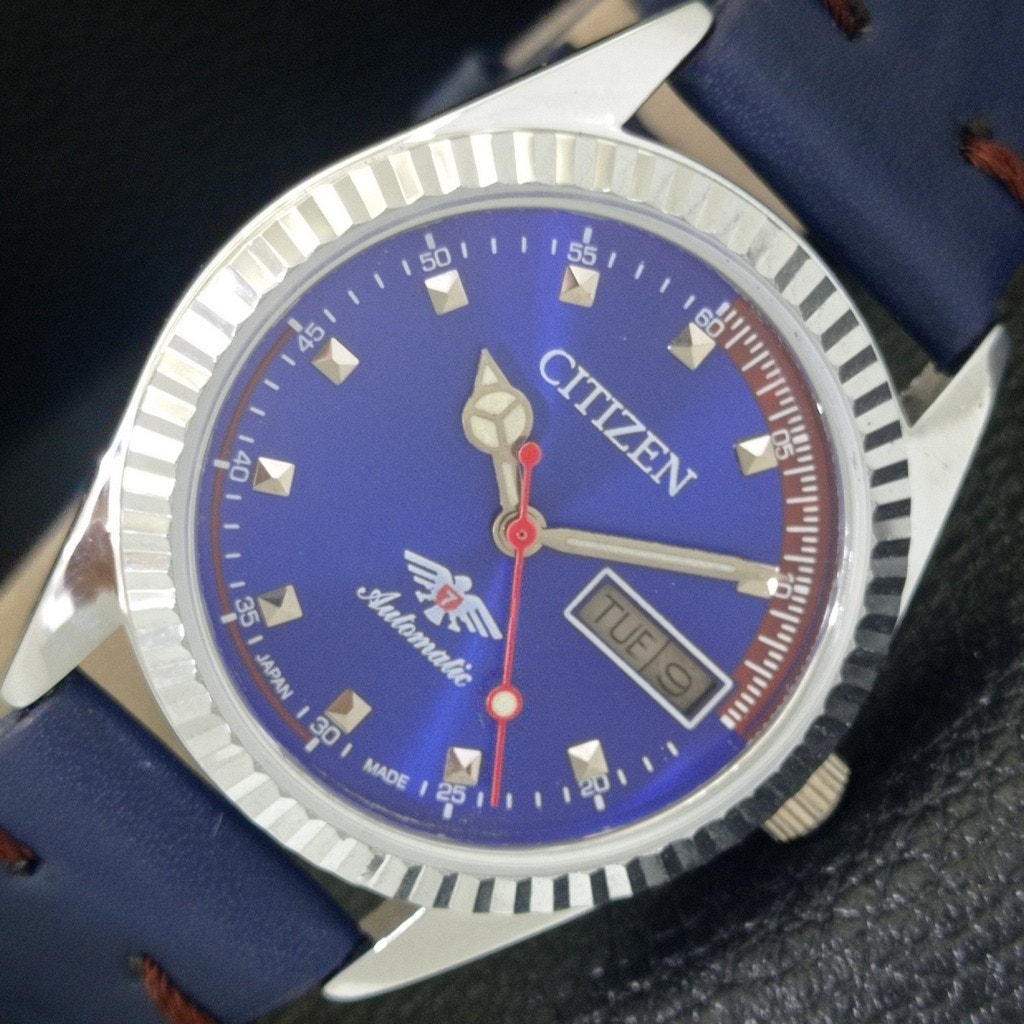 Vintage 1970 Citizen Automatic Mens Silver Watch WDaydate  Blue Accents